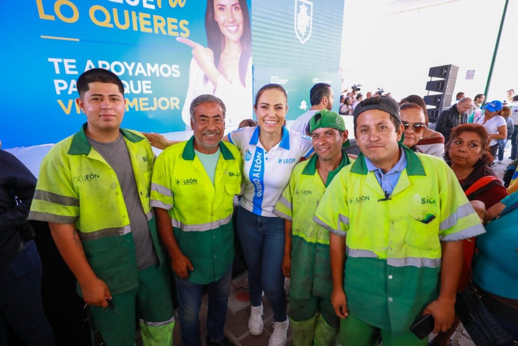 Ale Gutiérrez encabezó la entrega de medios electrónicos ‘Quiero a León’, en beneficio de las delegaciones San Miguel y Cerrito de Jerez; 81 colonias participaron en esta etapa con una inversión de 5.1 millones de pesos.