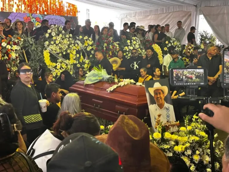 Un adolescente de 17 años es quien privó de la vida al alcalde de Uruapan Carlos Manzo.