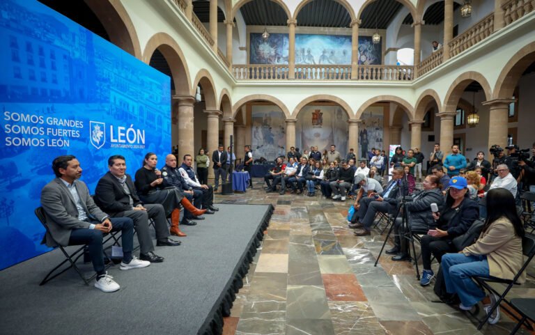 Aseguran 612 mil dosis de droga y 467.3 kilos de pirotecnia en el operativo Guadalupe-Reyes en León.