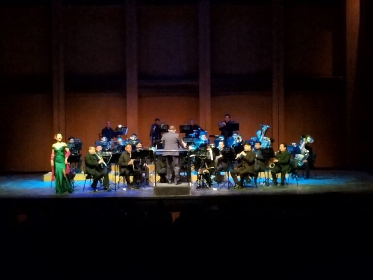 La Banda de Música de Guanajuato rinde homenaje a José Alfredo Jiménez en el centenario de su natalicio.