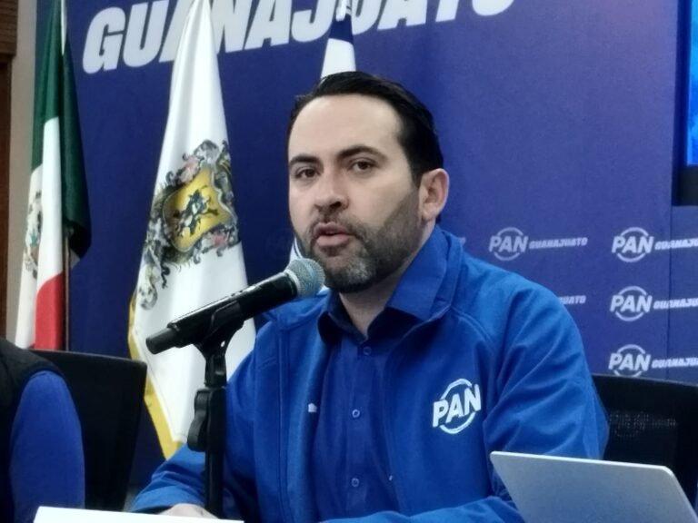 El PAN no tiene miedo ante el supuesto crecimiento de la militancia de Morena en Guanajuato pues afilian con engaños, dijo su presidente Aldo Márquez.