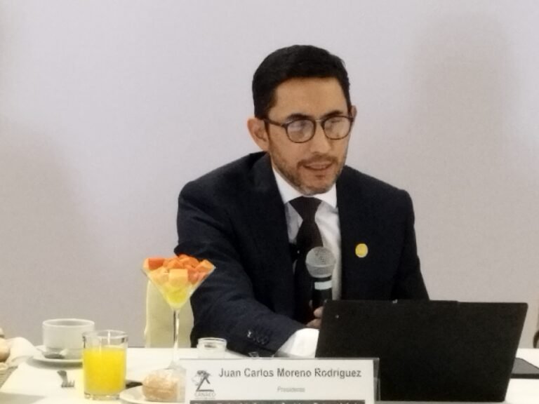 CANACO Servytur León pedirá al Estado los exente del impuesto cedular a partir de la hora 41 tras la Reforma Laboral.