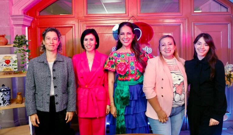 Tarjeta Rosa llegará a 690 mil mujeres en Guanajuato; Libia Dennise destaca a las mujeres como motor del desarrollo.