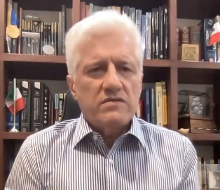 El infectólogo Alejandro Macías alerta por brote de ciclosporiasis en EE.UU.; pide extremar higiene en vegetales.