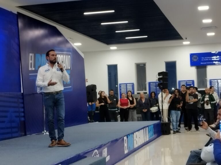 Alan Márquez anuncia su registro para buscar la candidatura del PAN a la alcaldía de León; recibe respaldo de la militancia.