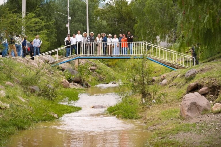 León fortalece atención a comunidades rurales con reactivación de ruta y más de 61 mdp en obras y apoyos.